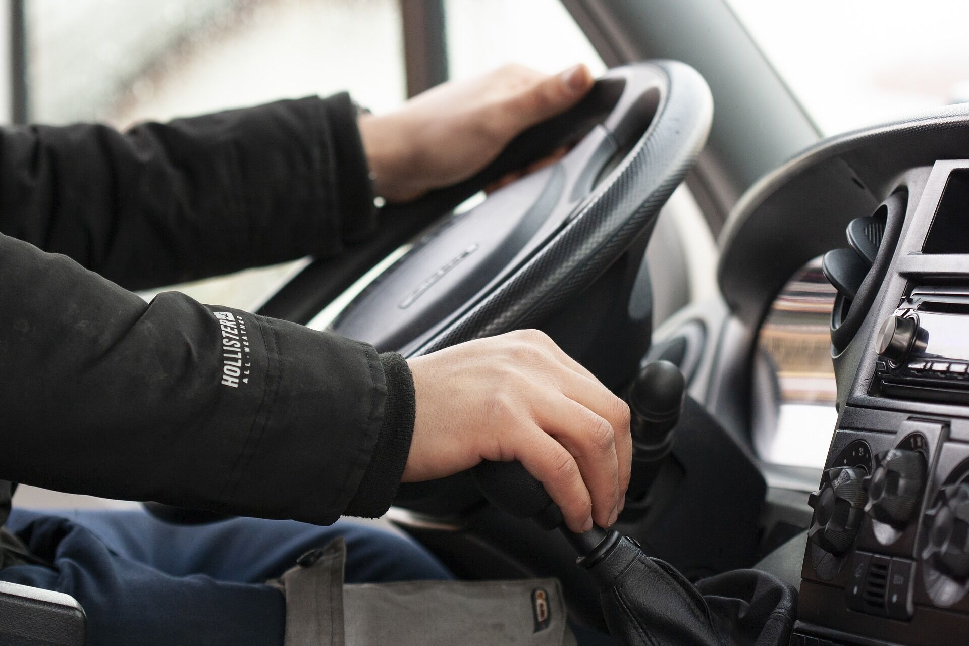 driver-g627d87259_1920